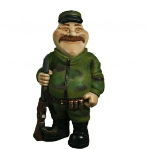 Садовая фигура Охотник с ружьем 63х38 см