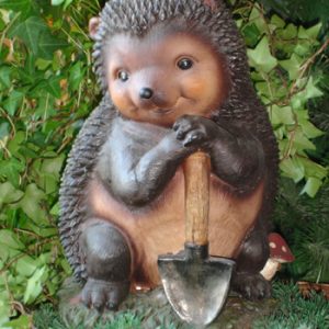 Садовая фигура Ёжик с лопатой, 30 см.