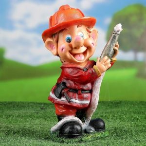 Садовая фигура Гномик пожарник 17х31 см.