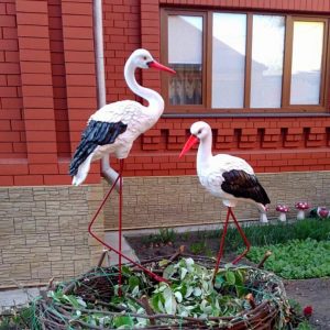 Садовая фигура Аисты  в гнезде