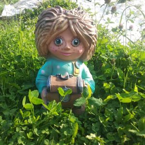 Садовая фигура Домовенок Кузя с сундуком 48 см.