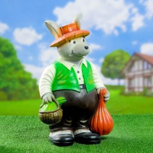 Садовая фигура Мышь с корзиной 50х26 см.