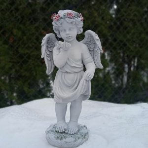 Ангел с розами воздушный поцелуй 50х25 см