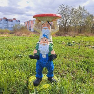 Садовая фигура Два гнома с грибом 93х48 см.