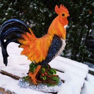 Садовая фигура Петух на бочке с ягодами 45х36 см