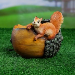 Зоокашпо Белка на орехе 22х24 см