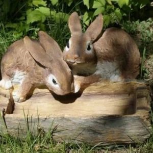 Садовая фигура Два зайчика у корыта, 20х32 см.