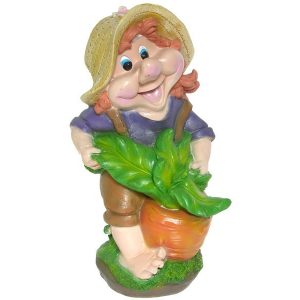 Садовая фигура Мальчик тащит морковь 31х17 см