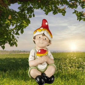 Садовая фигура Мальчик Гоша в шапке мухамора 40х21 см