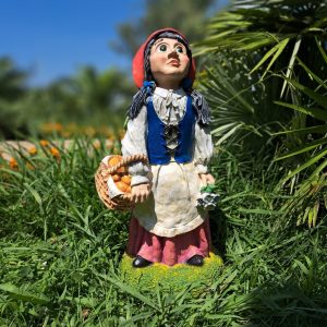 Садовая фигура Девочка с корзиной, 65х31 см.