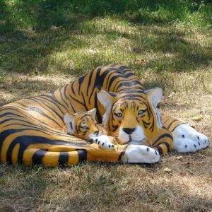 Крышка на люк Тигры 65х95 см