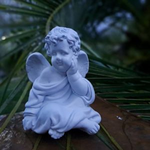 Садовая фигура Ангел задумчивый, 18х16х15см.