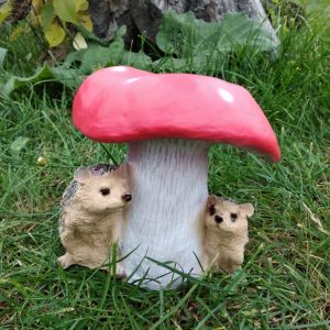 Садовая фигура Гриб мухомор с ежами , 40 см.