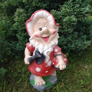 Садовая фигура Гном садовник с грибами 53х30 см.