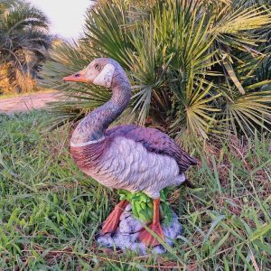 Садовая фигура Гусь, 50х45 см.