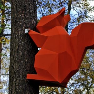 Полигональная фигура Белка на дереве 65 х 140 х 30 см