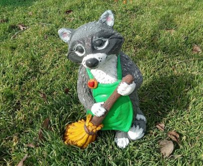 Енот с метлой 37×26×18 см.