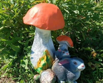 Садовая фигура подосиновики с зайцами 40х30х37 см