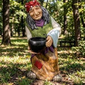 Садовая фигура Баба Яга с чугунком 73х35х33 см